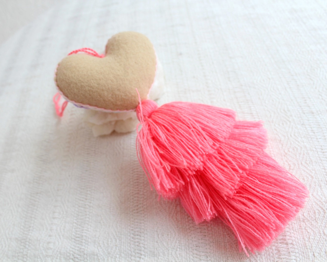Corazón Flor Rococo Blanco Coral