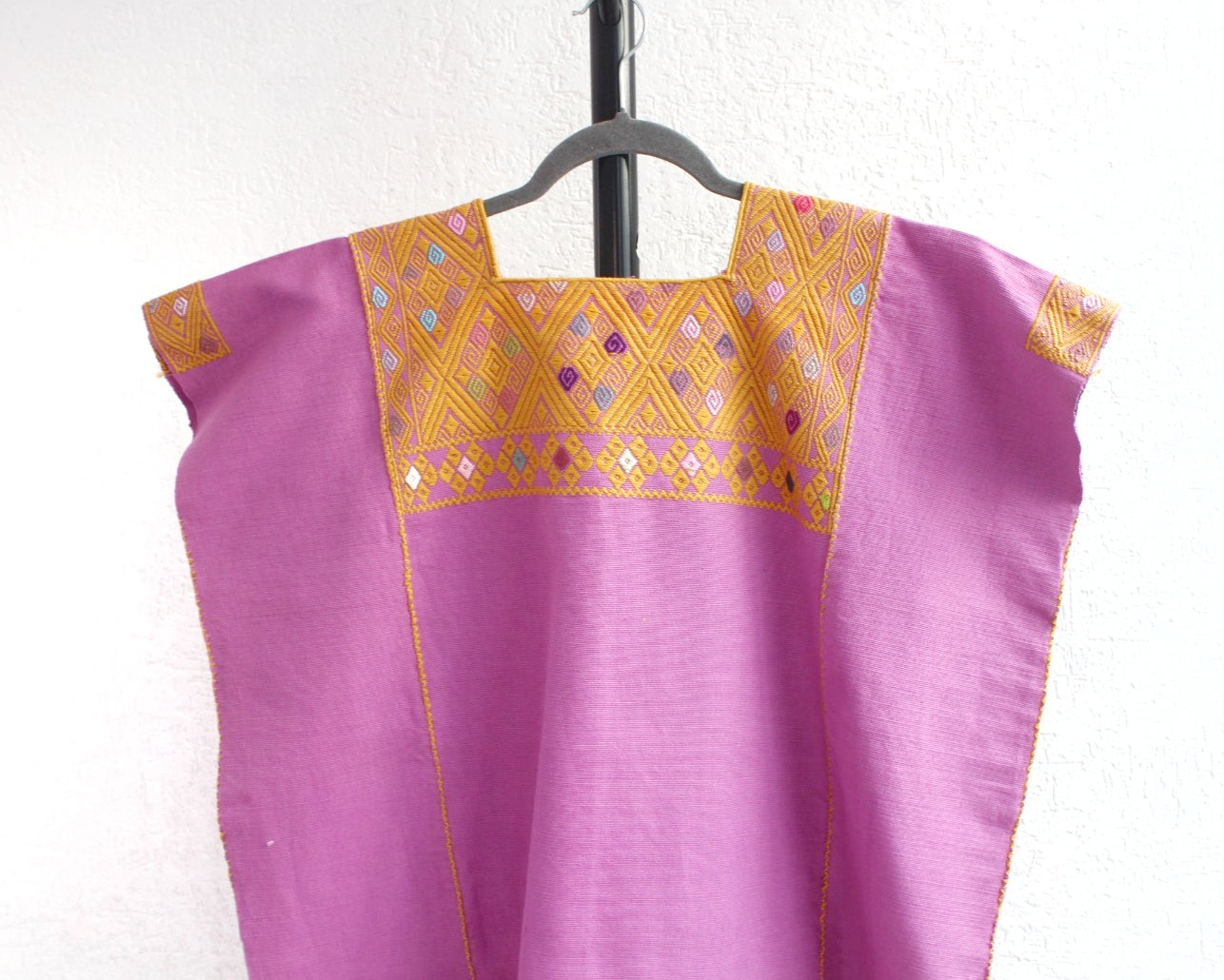 Huipil Corto Laura XL - 2XL Pejel Lila Amarillo