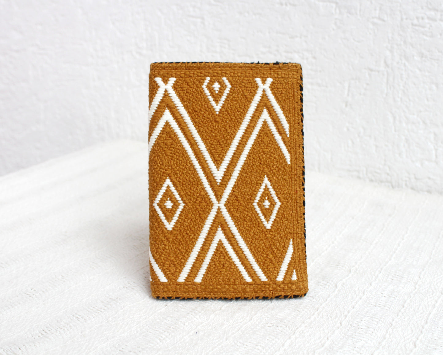 Porta Pasaporte Pejel Amarillo Blanco