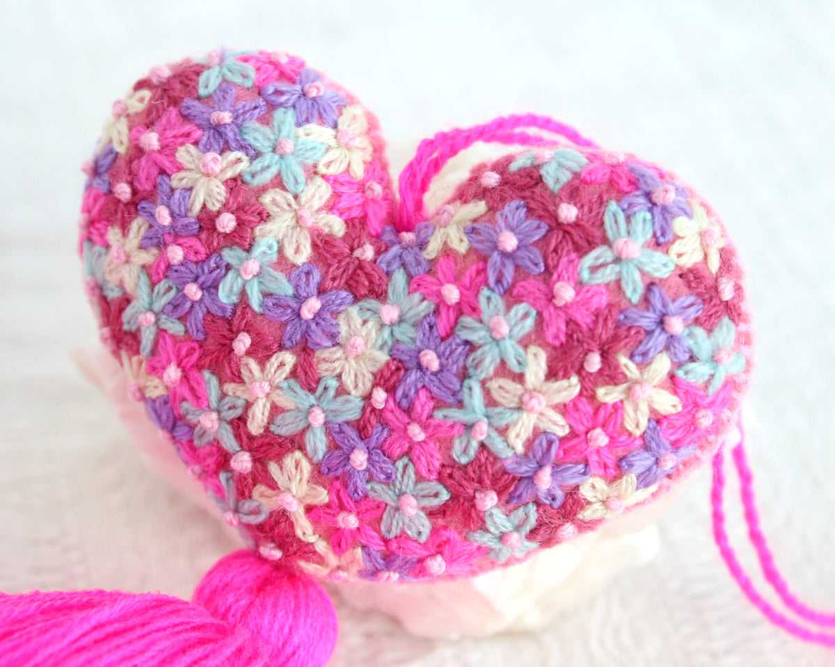 Corazón Florecitas Rosa Azul Crema