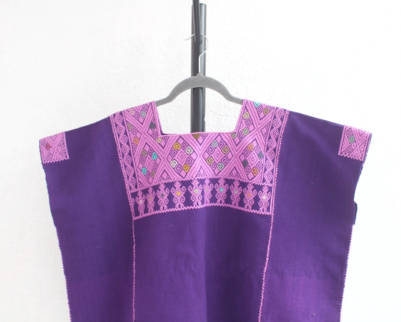 Huipil Corto Laura XL - 2XL Pejel Morado Rosa