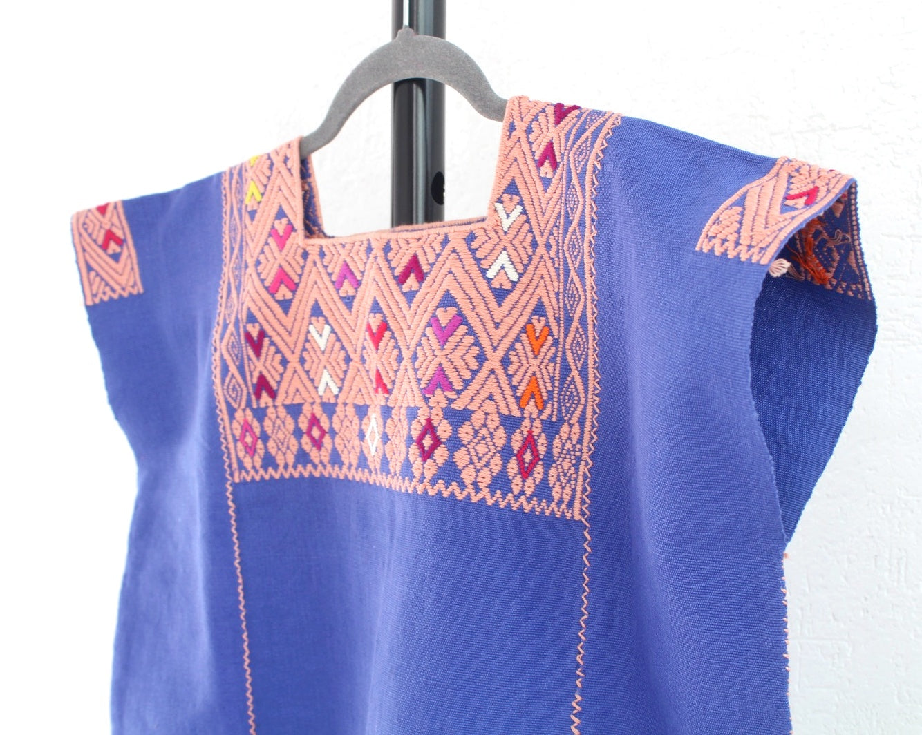 Huipil Corto Laura Azul Plumbago Rosa