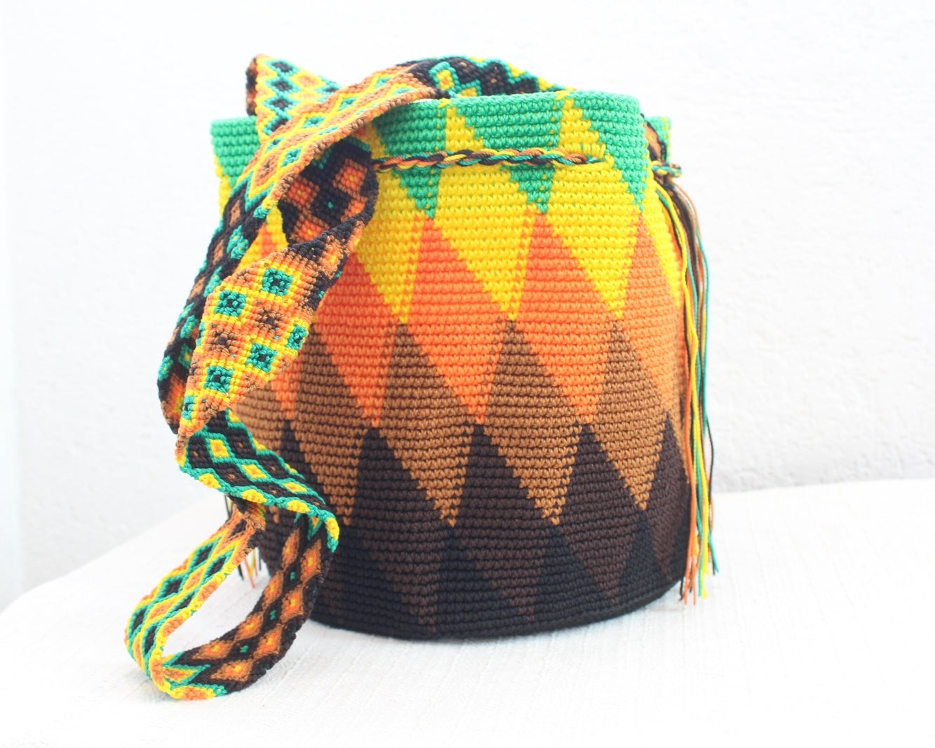 Bolso Morral Rombos Verde Amarillo Café
