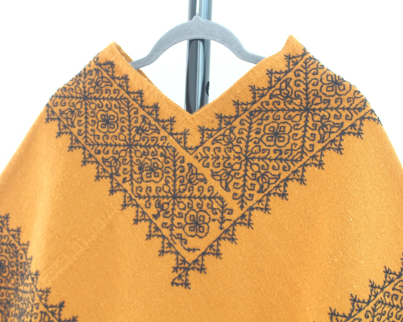 Mañanita Flores Mostaza Bordado Mazahua