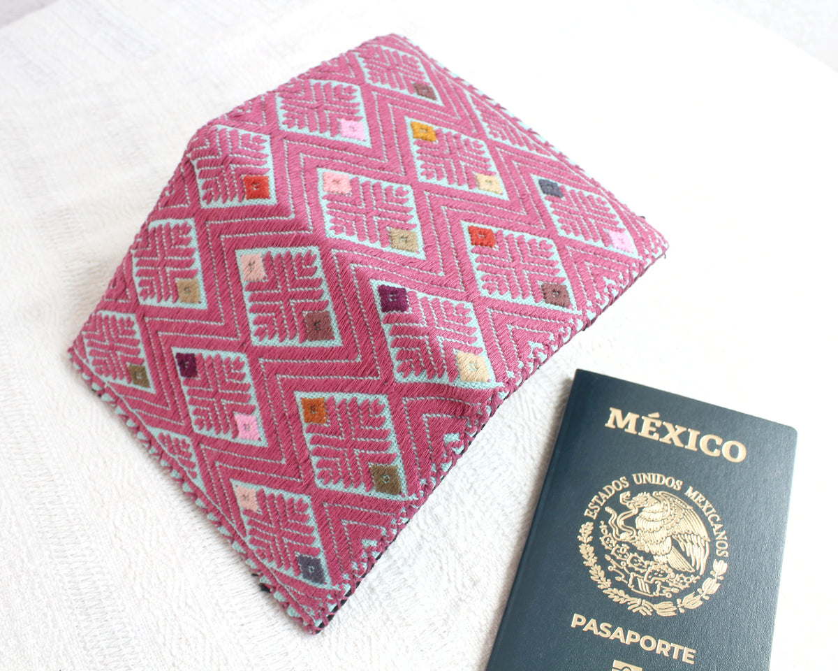 Porta Pasaporte Flores Rosa