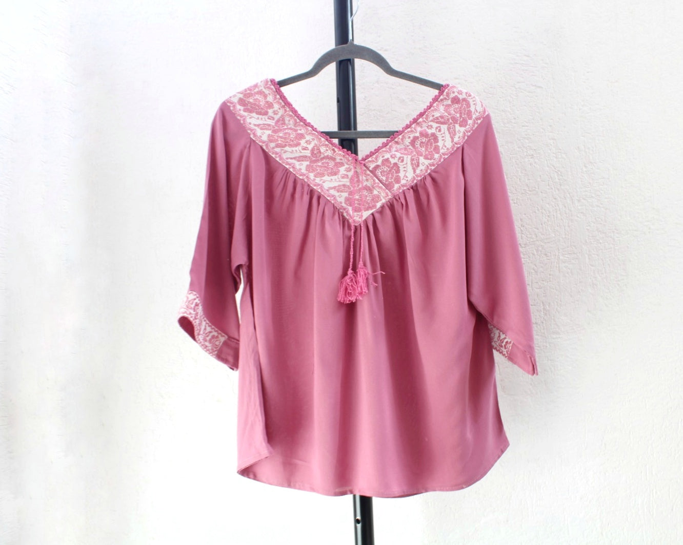 Blusa Cuello V Palo de Rosa Rosas
