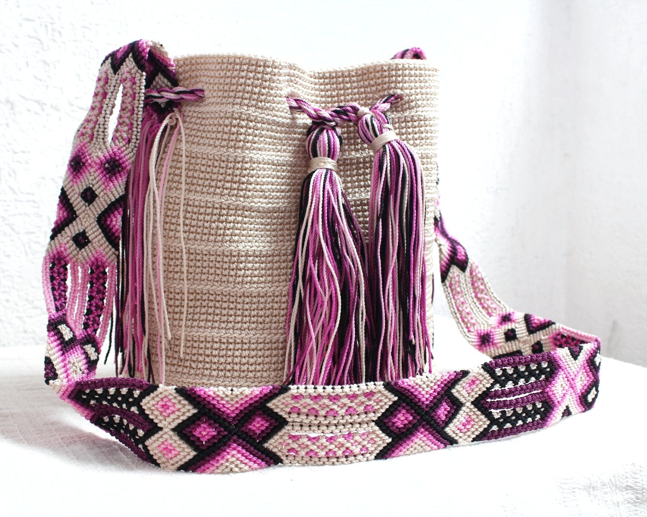 Bolso Morral Marfil Rosa Negro