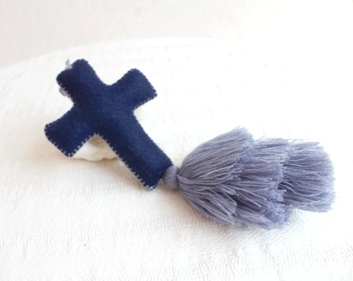 Cruz Pequeña Gris Azul Marino