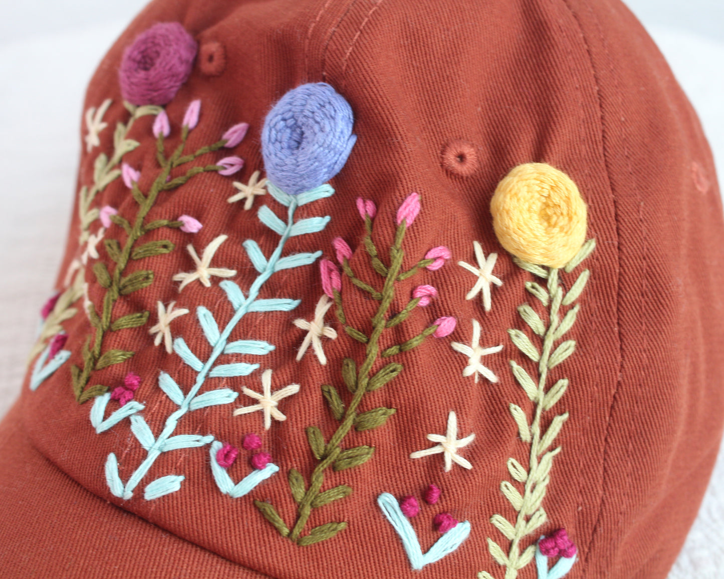 Gorra Flores Marrón