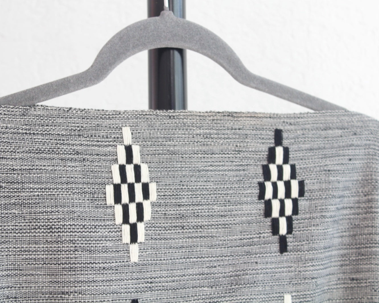 Jorongo Rombos Gris Blanco Negro
