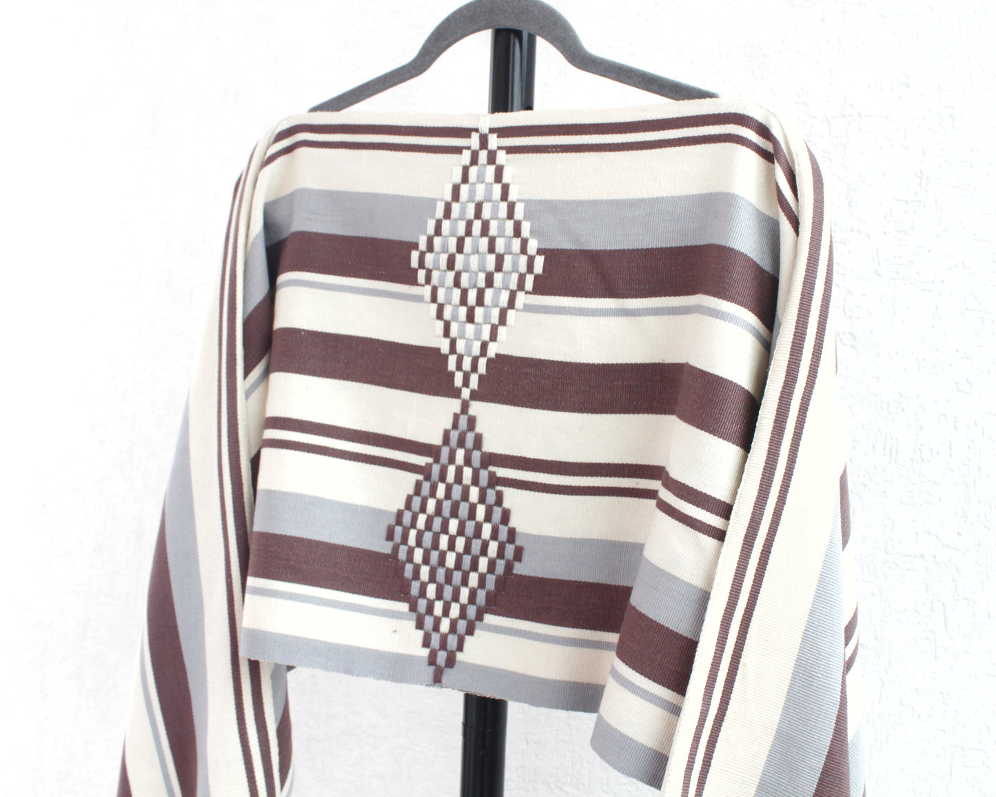 Jorongo Rombos Blanco Gris Café