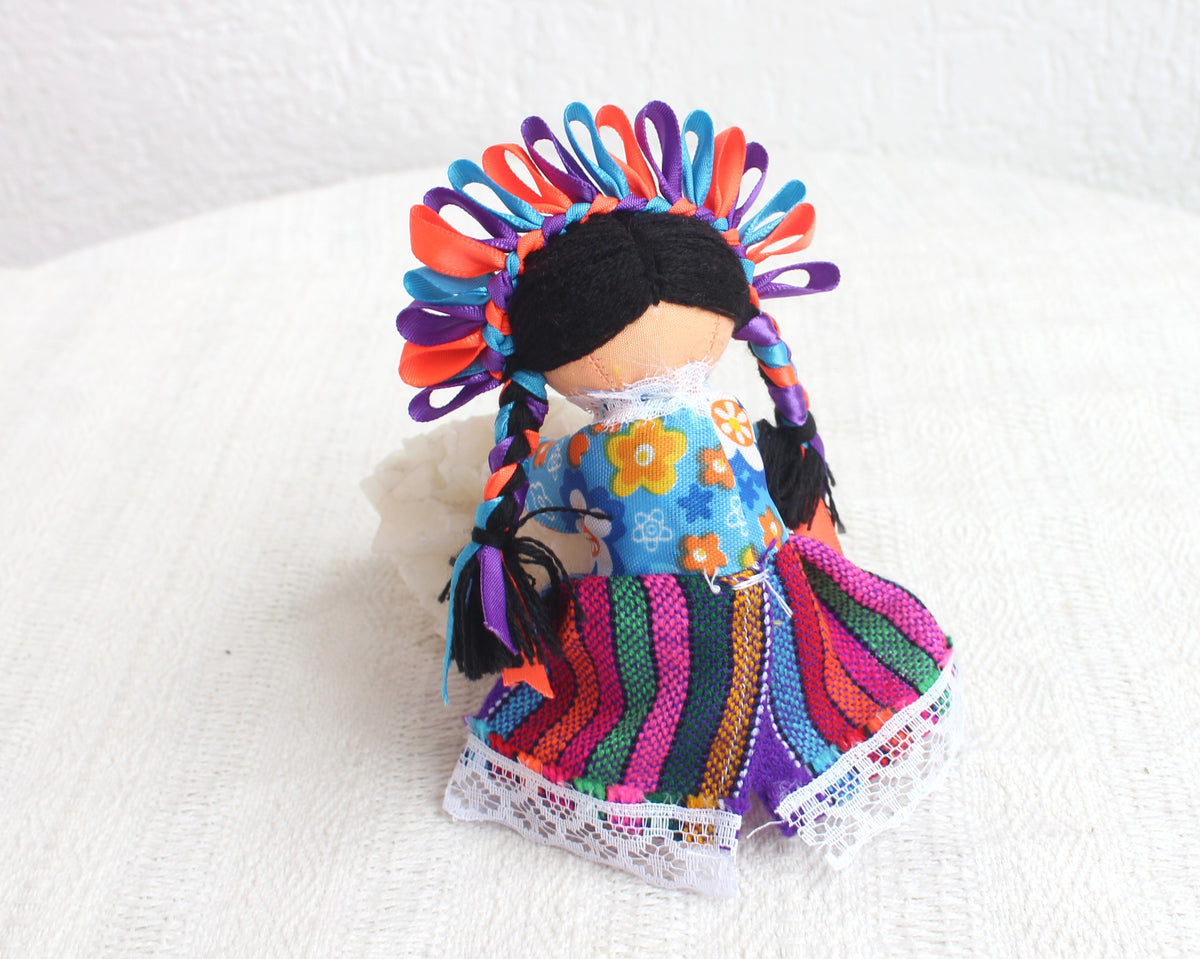 Muñeca Lelé Pequeña Lila Azul Naranja