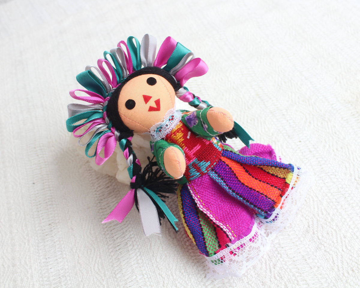 Muñeca Lelé Pequeña Rosa Verde Gris