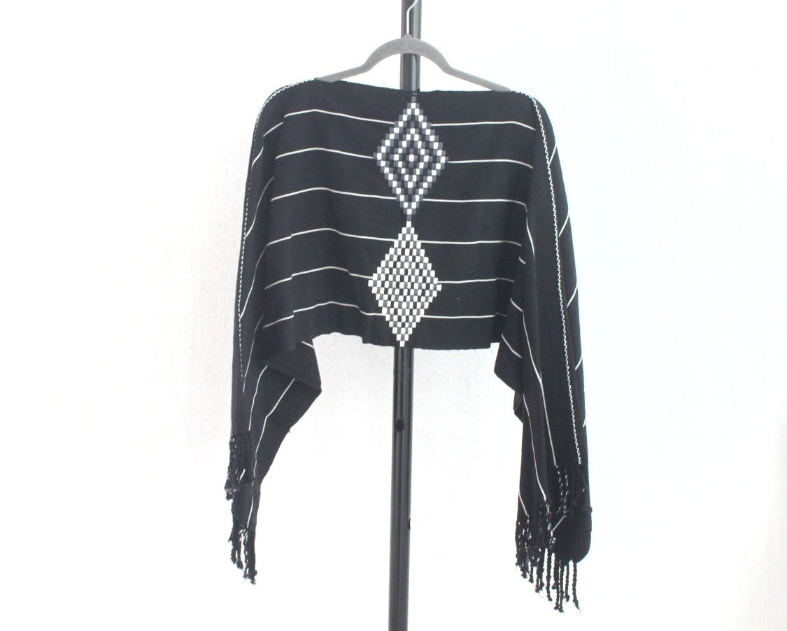 Jorongo Rombos Negro Lineas Blancas