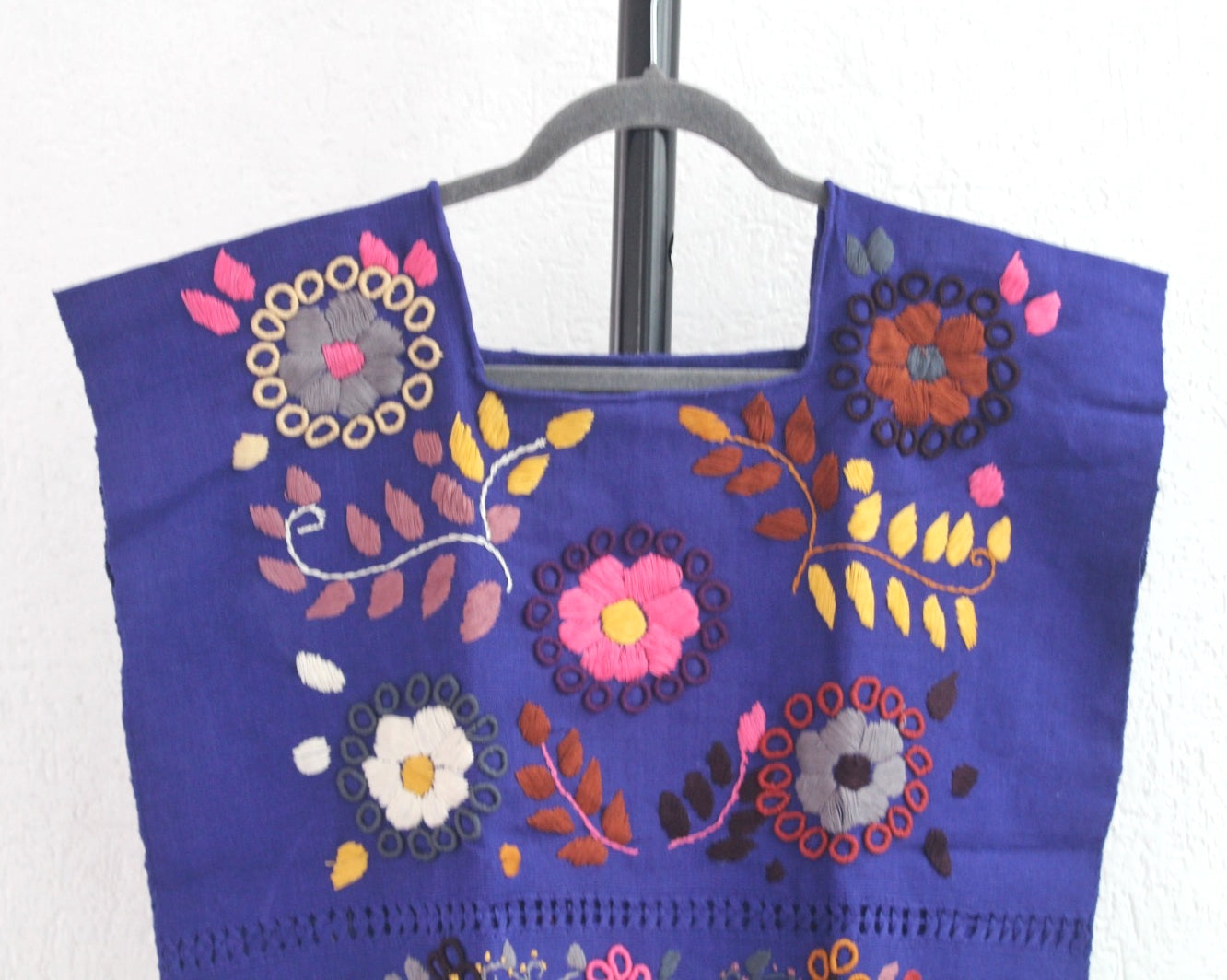 Top Flores Rococo Morado Colores