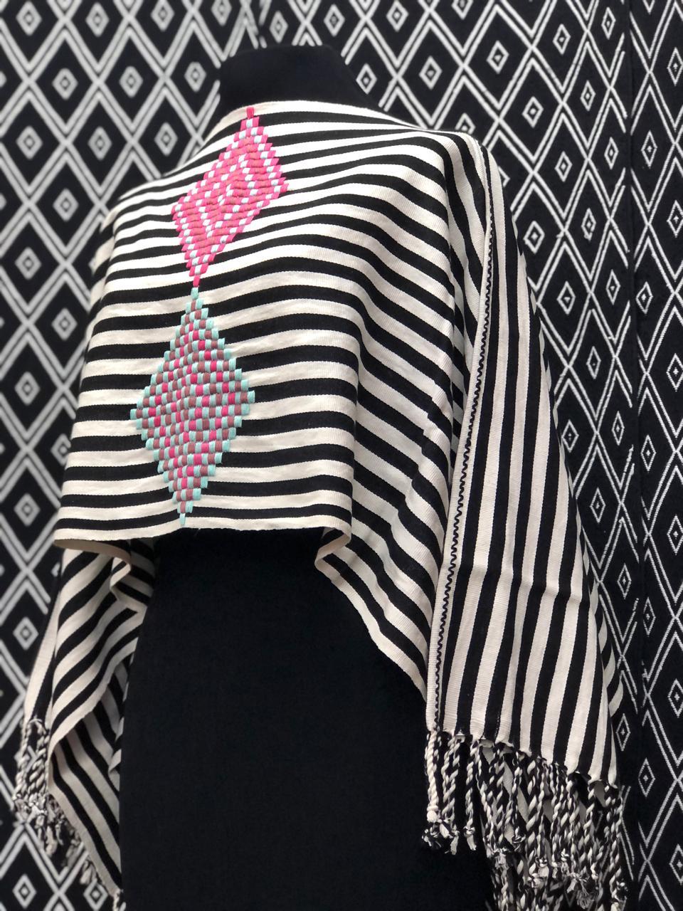 Jorongo Rombos Blanco Negro Rosa