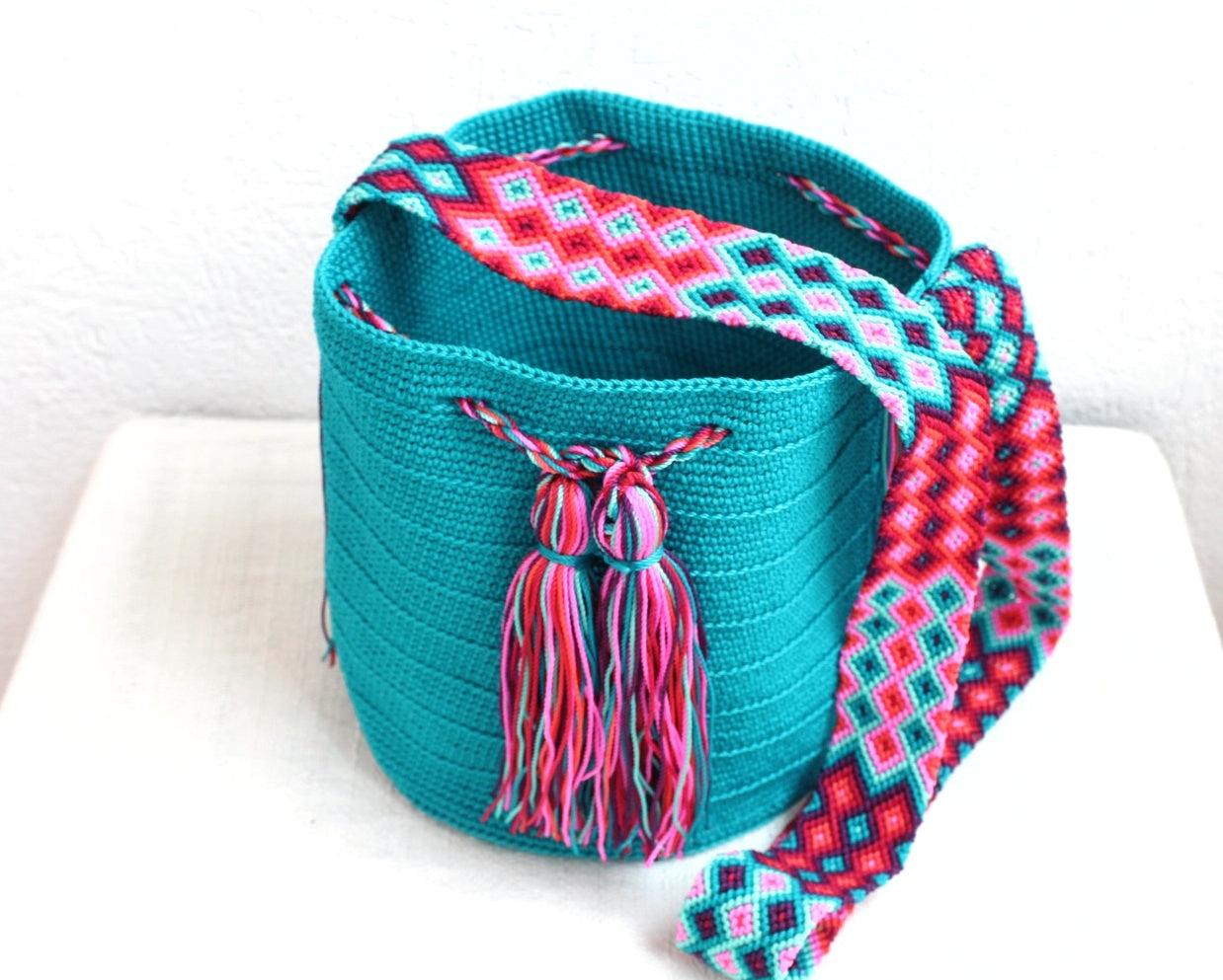 Bolso Morral Turquesa Rojo Rosa
