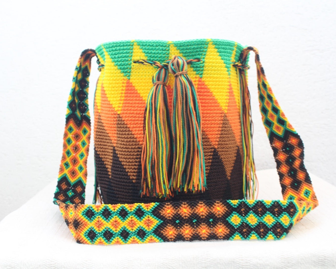 Bolso Morral Rombos Verde Amarillo Café