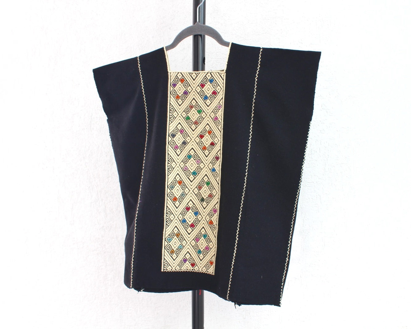 Huipil corto Laura Negro Beige