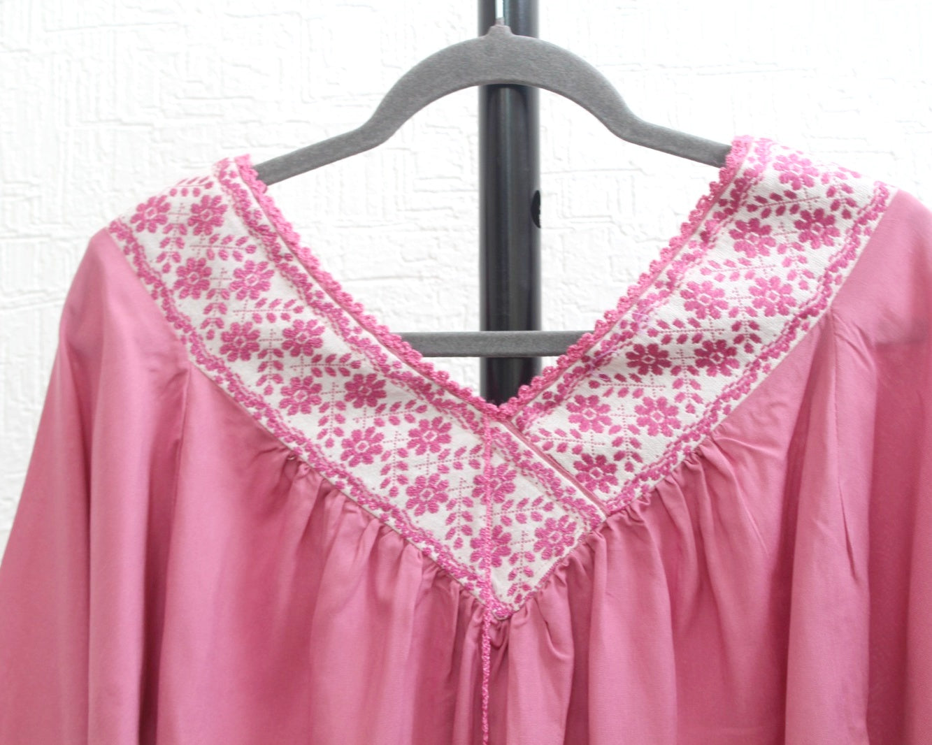 Blusa Cuello V Palo de Rosa Florecitas
