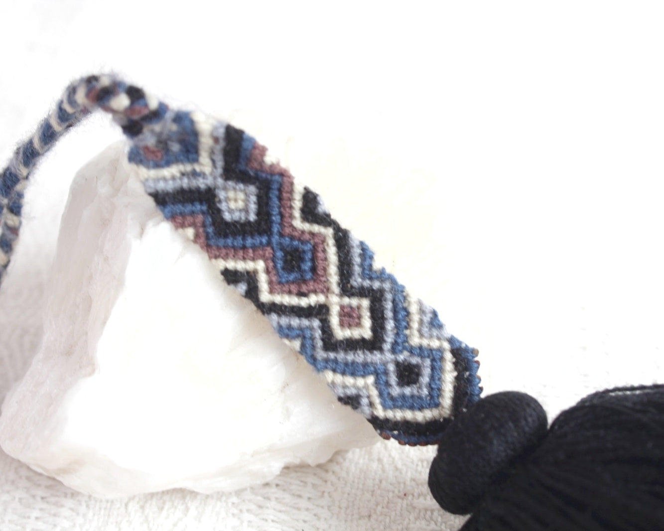 Campanitas con pulsera Negro Azul Beige