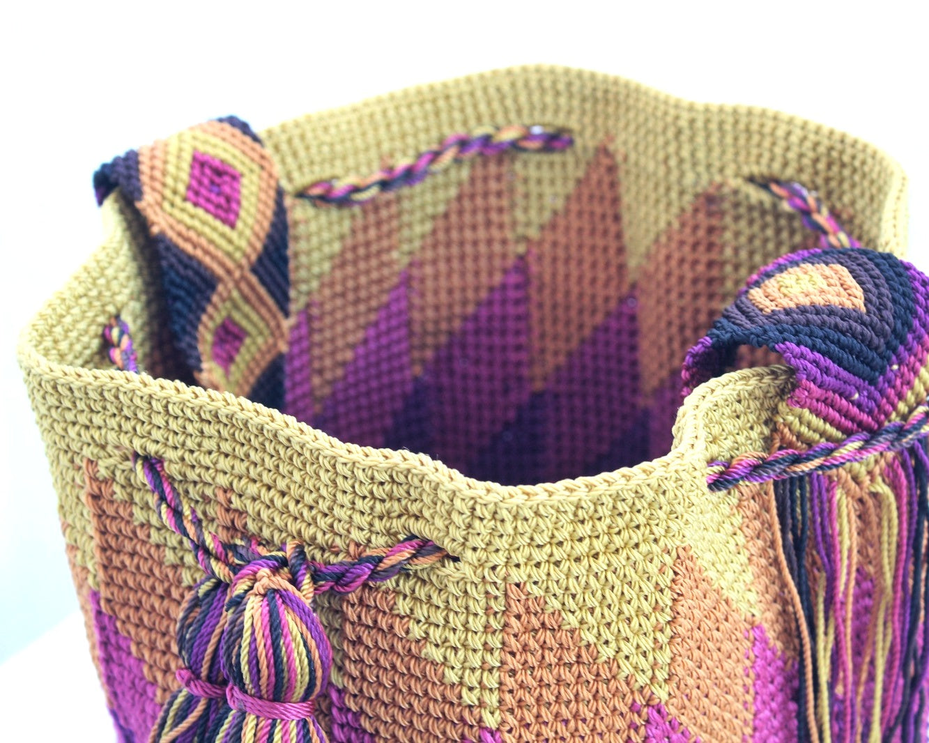 Bolso Morral Rombos Mostaza Morado Café