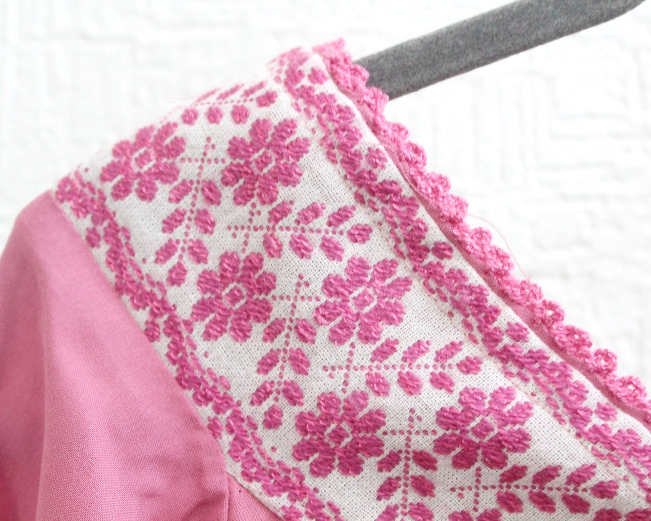Blusa Cuello V Palo de Rosa Florecitas