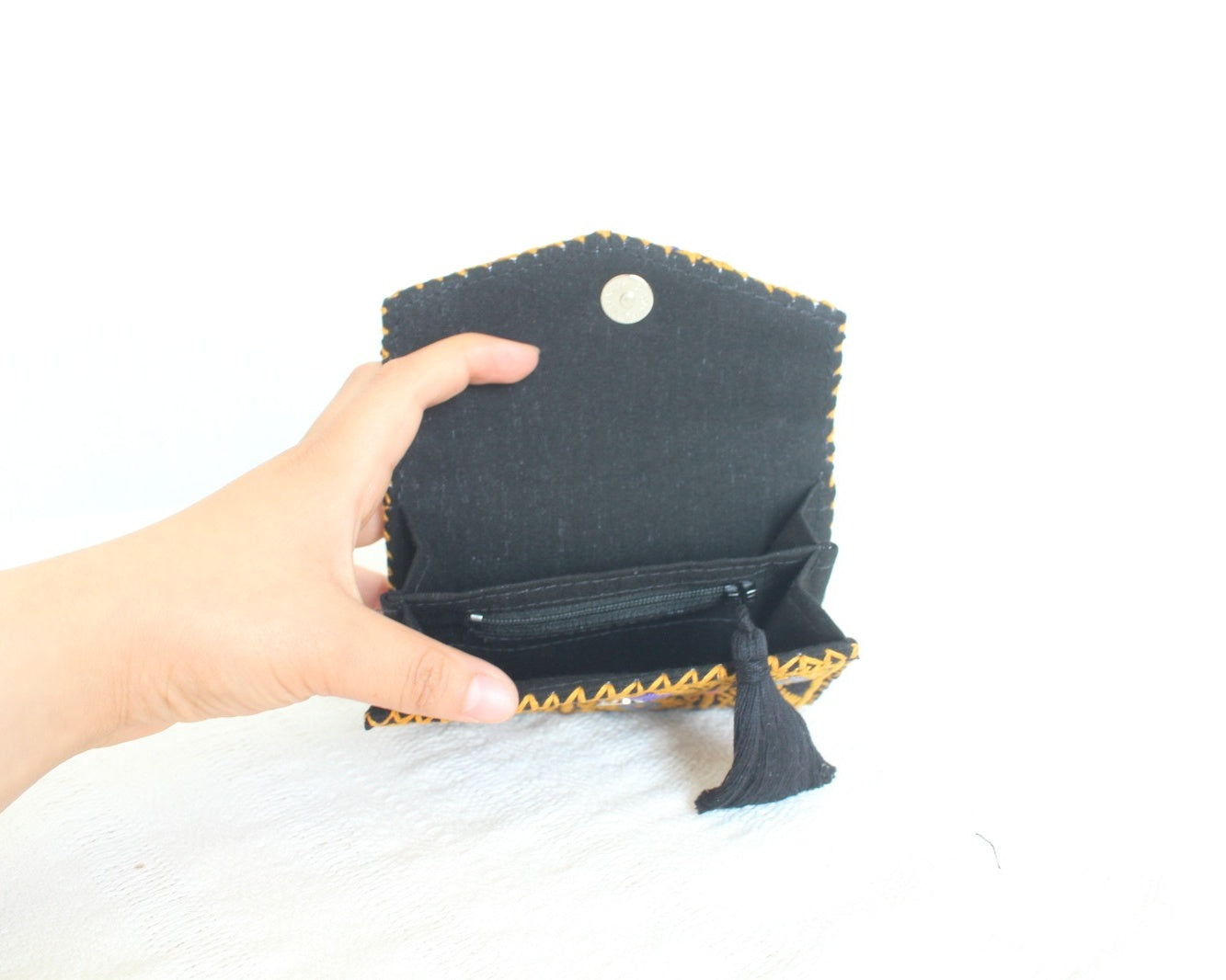 Cartera Flores Beige Colores Negro