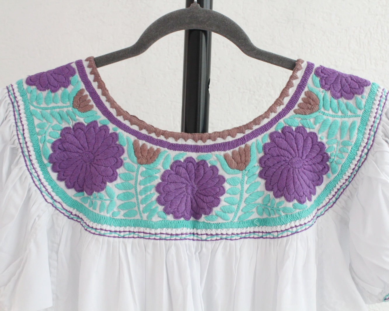 Blusa Aguacatenango Blanco Morado Turquesa
