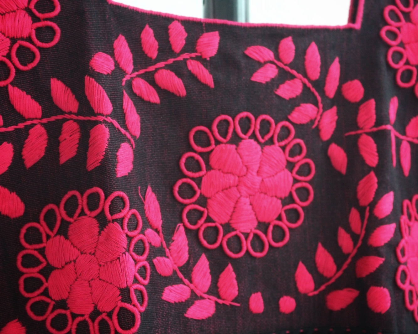 Top Flores Rococo Negro Rosa Mx