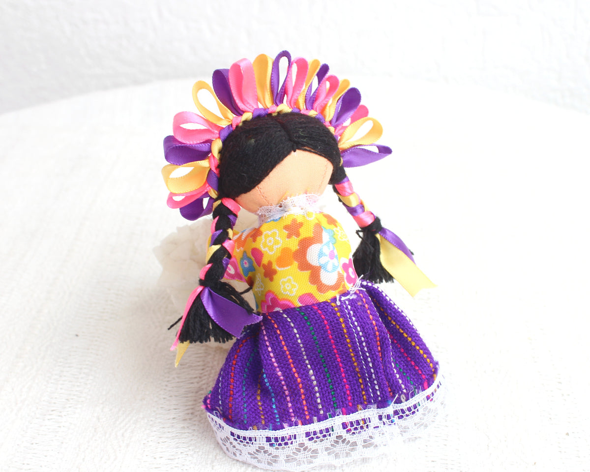 Muñeca Lelé Pequeña Lila Amarillo Rosa