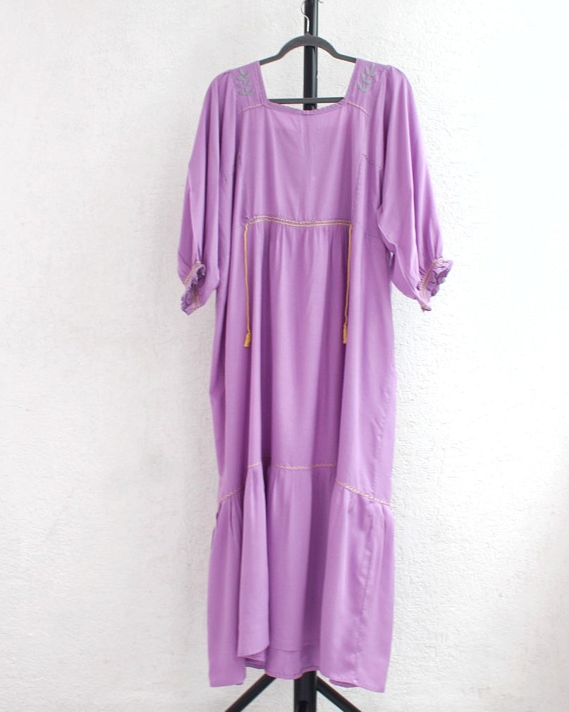 Vestido Julia Flores Manga XL / XXL Lila