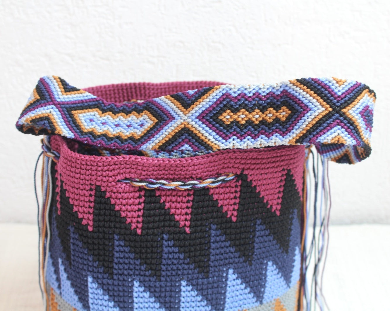 Bolso Morral Zig Zag Vino Azul Mostaza