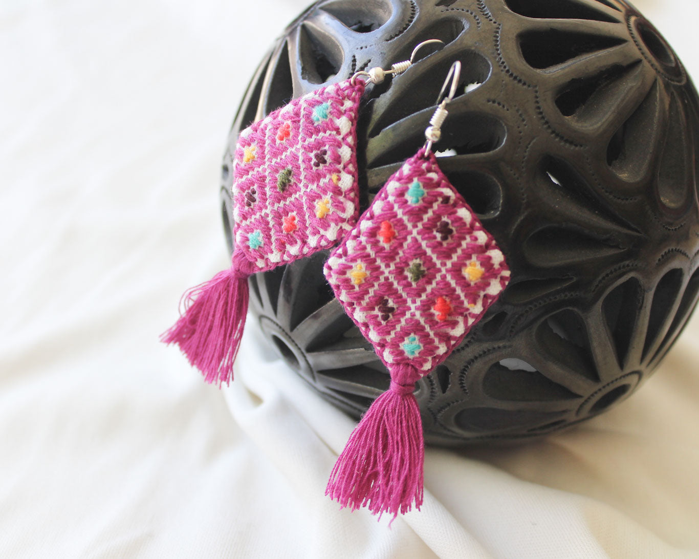 Aretes Cosmos Guinda