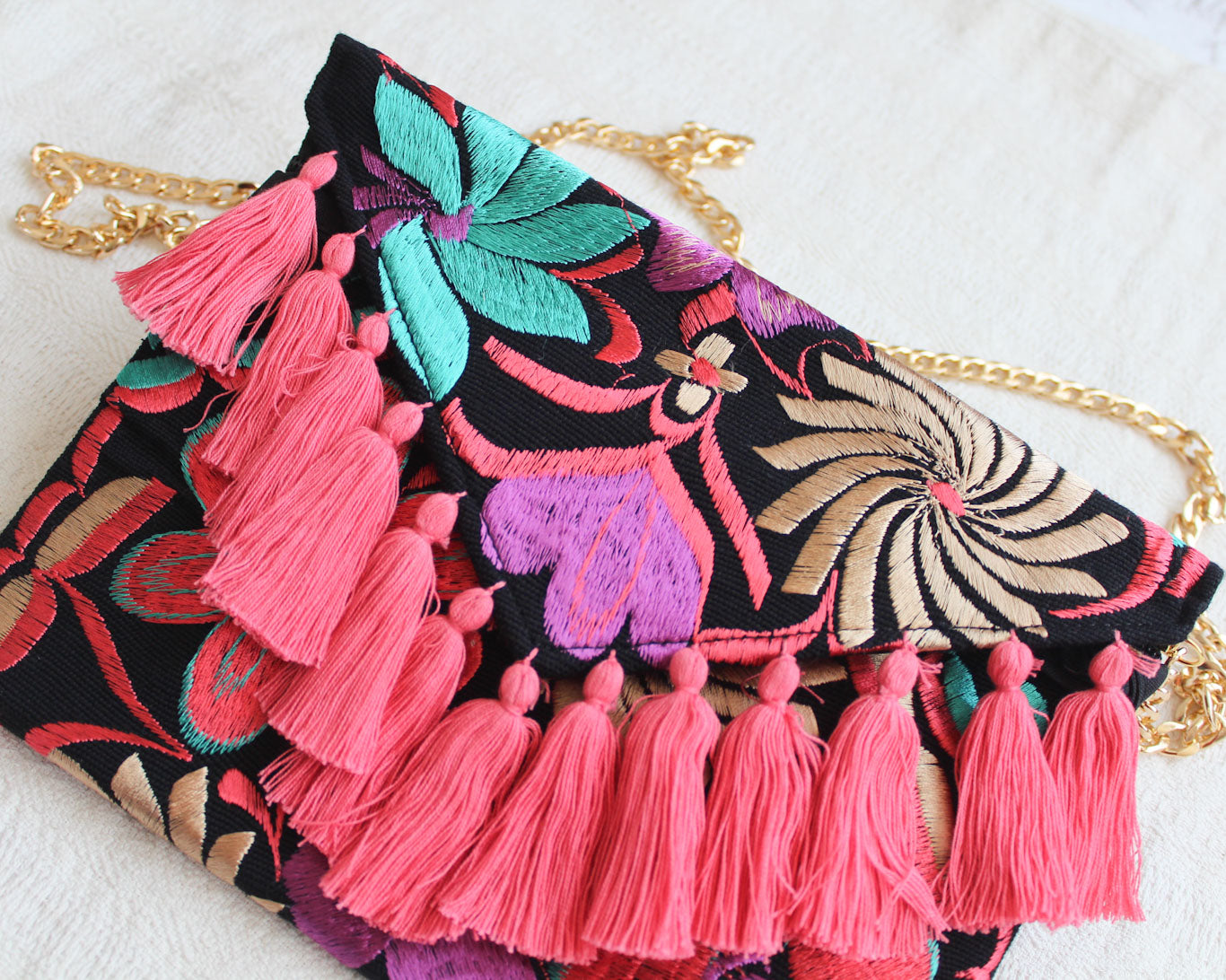 Clutch Bordado Coral Negro