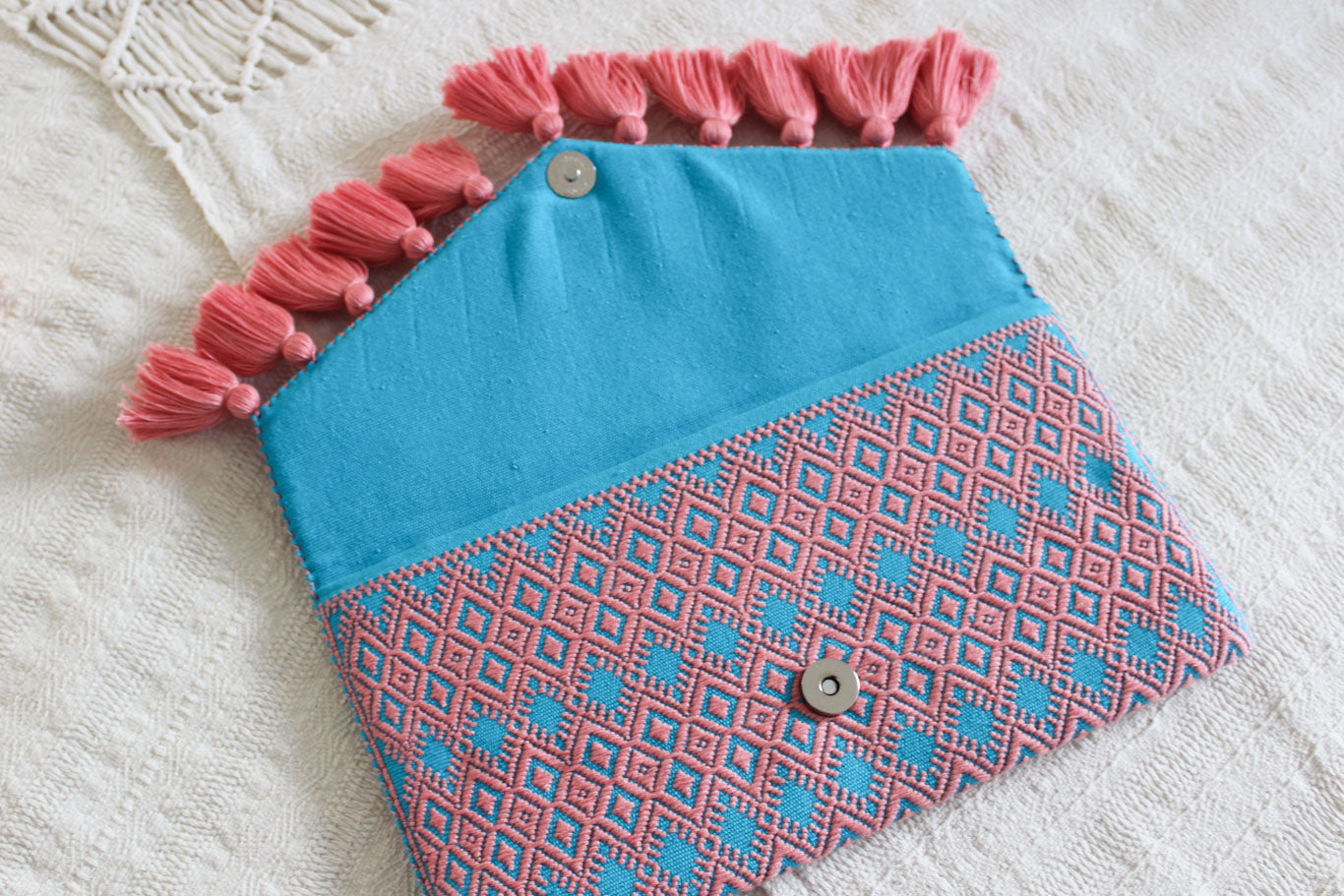 Clutch Artesanal SCH ’IXAL Corona Rosa