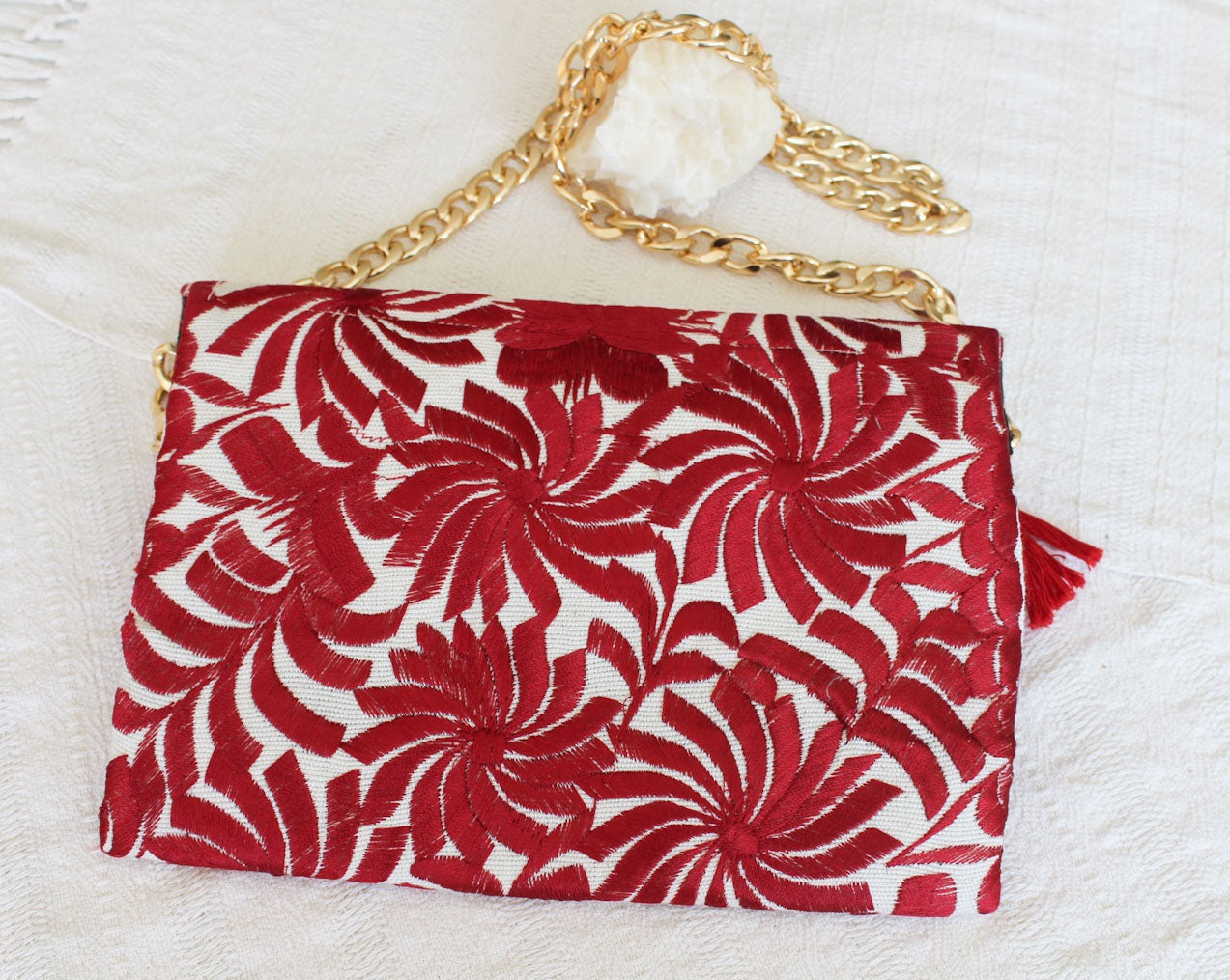 Clutch Bordado Blanco Rojo