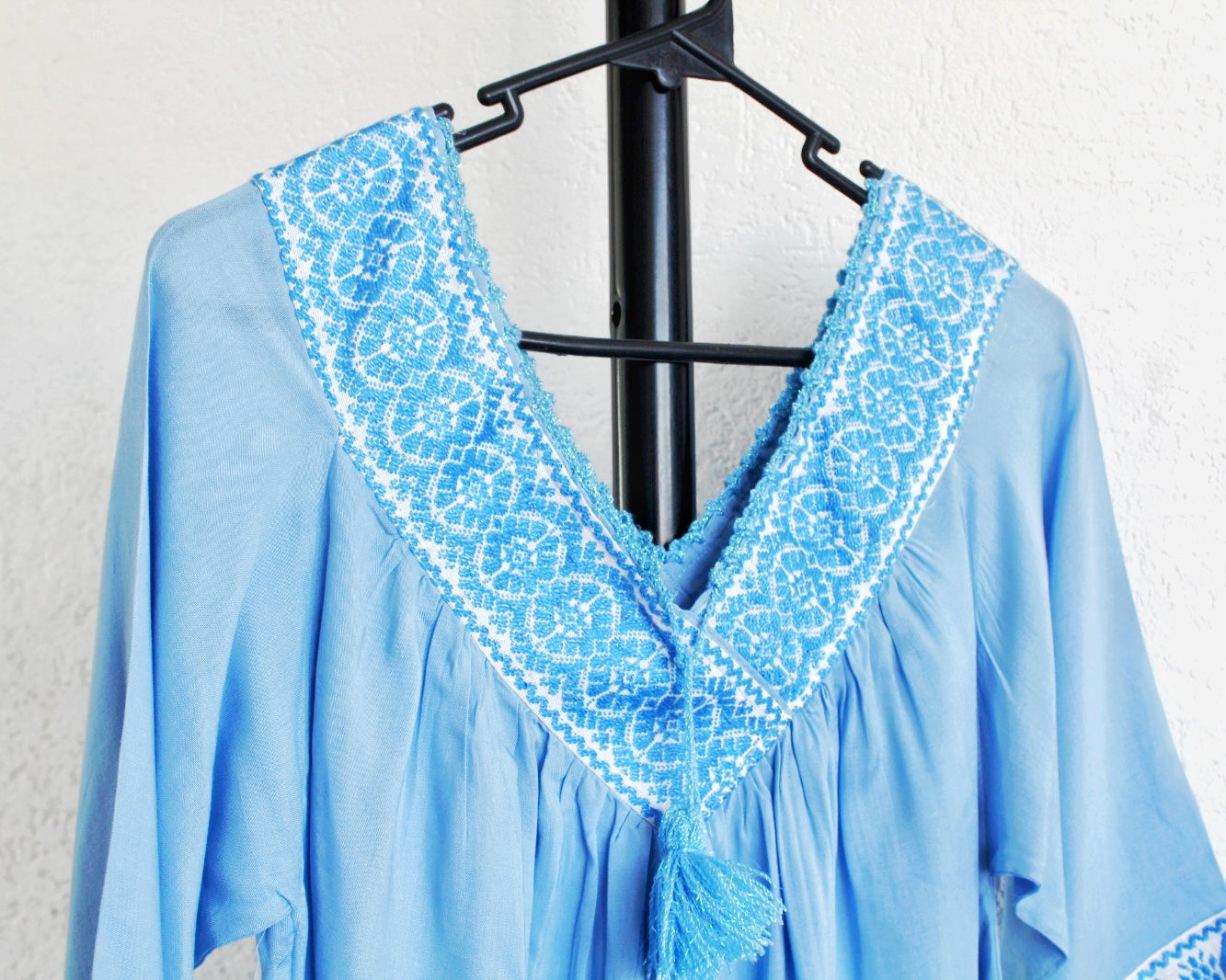 Blusa Cuello V Azul Claro Flores