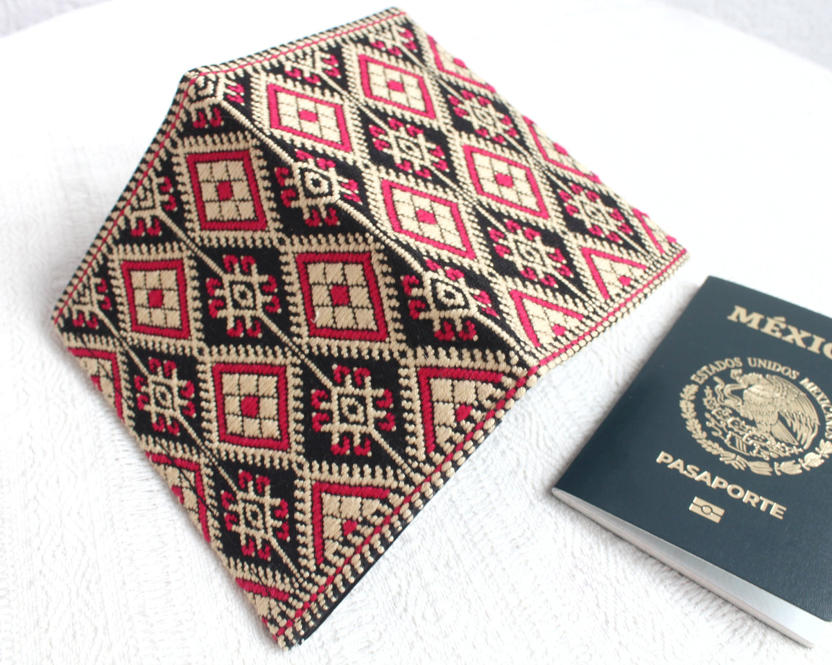 Porta Pasaporte Grecas Beige Rosa