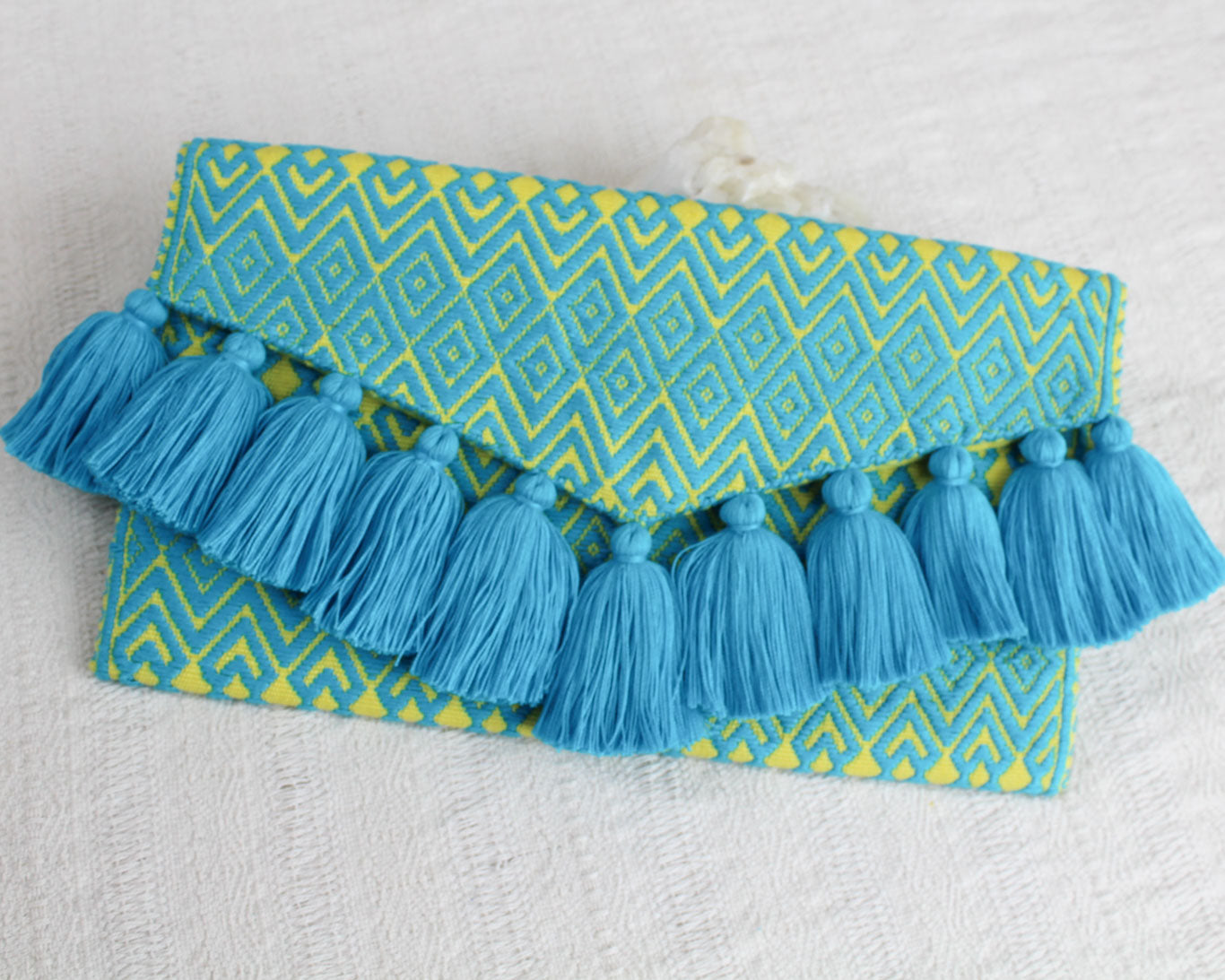 Clutch Artesanal "BATS’I LUCH" Azul Amarillo