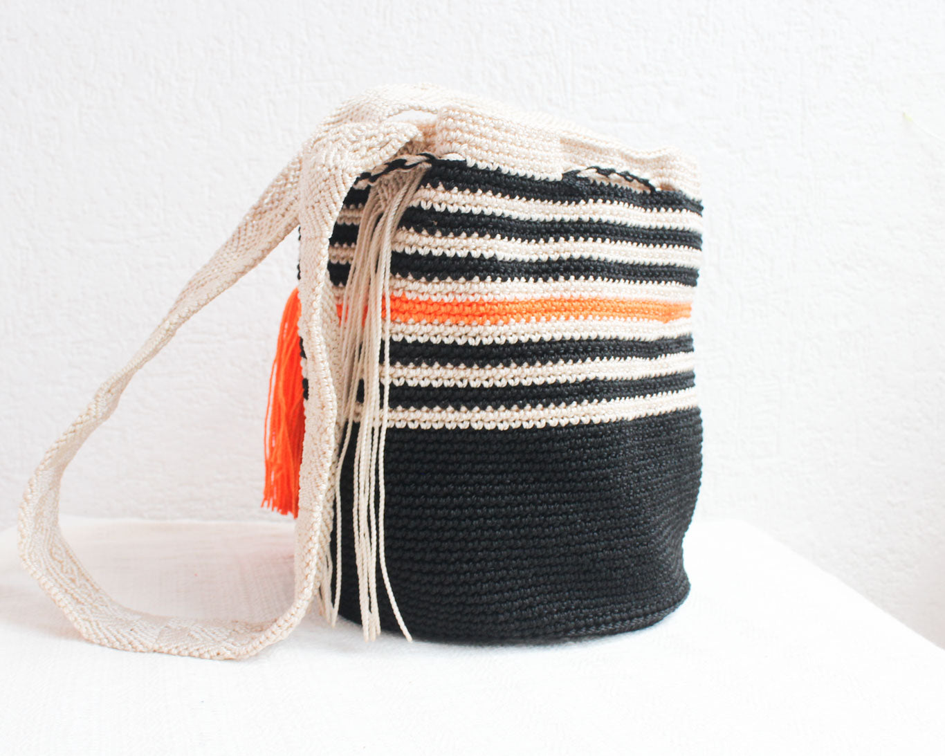 Bolso Pequeño Negro Marfil Naranja