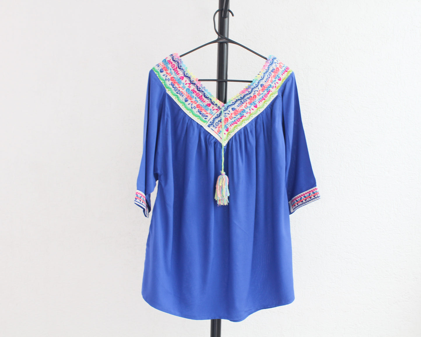 Blusa Cuello V Azul Mariposas Colores