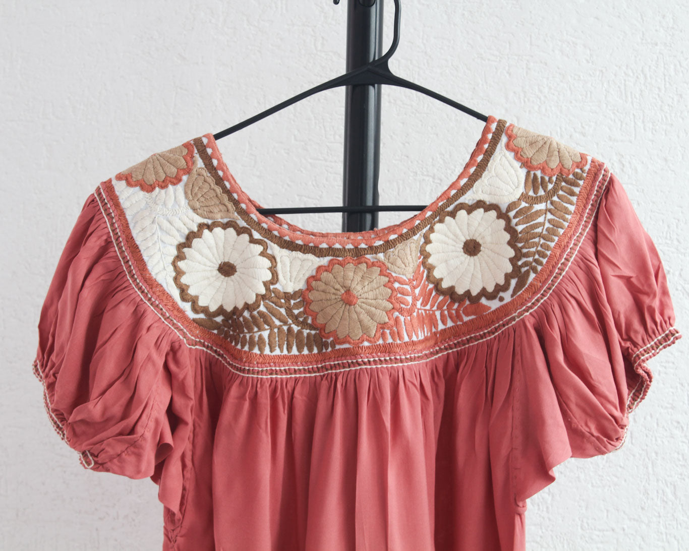 Blusa Aguacatenango Coral  Café Beige