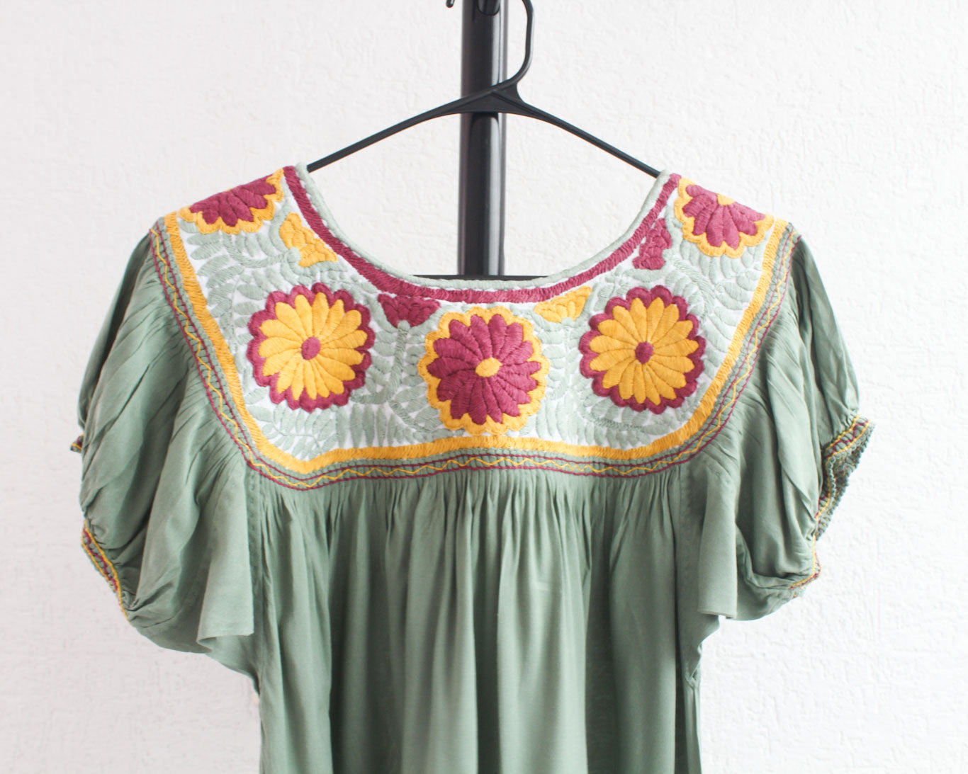 Blusa Aguacatenango Menta Vino Amarillo