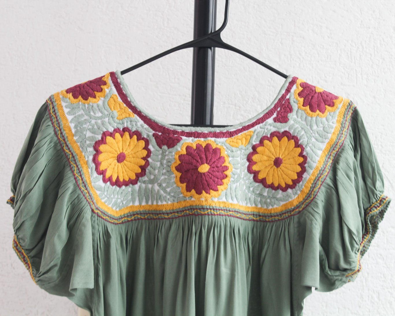 Blusa Aguacatenango Menta Vino Amarillo