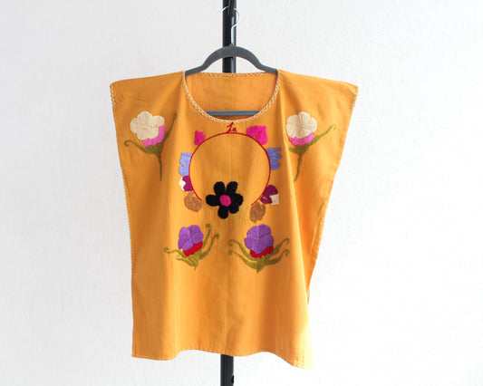 Blusa Corta Bordada Ana Mostaza Flores