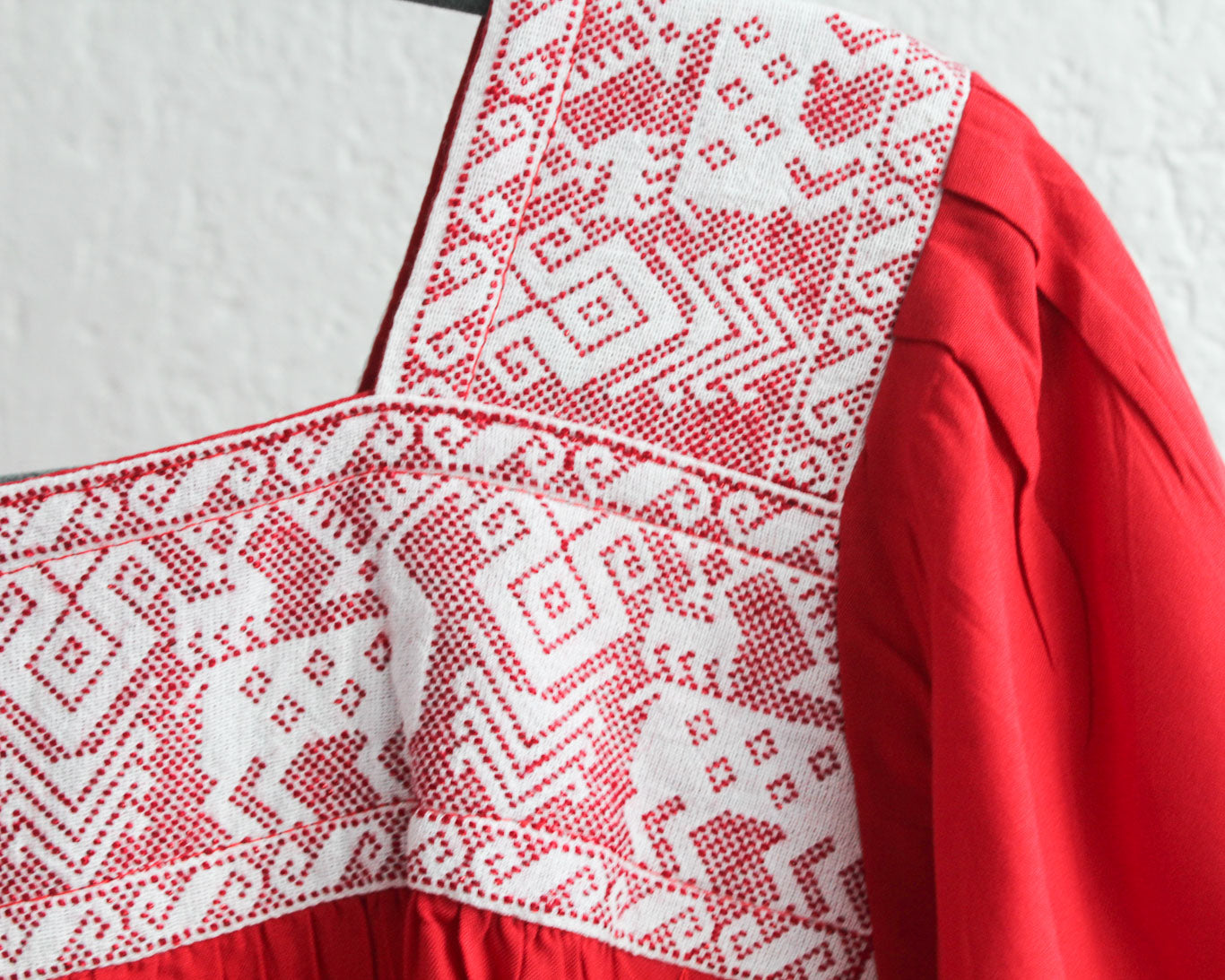 Blusa Bordada Rojo Venados Pepenado M L