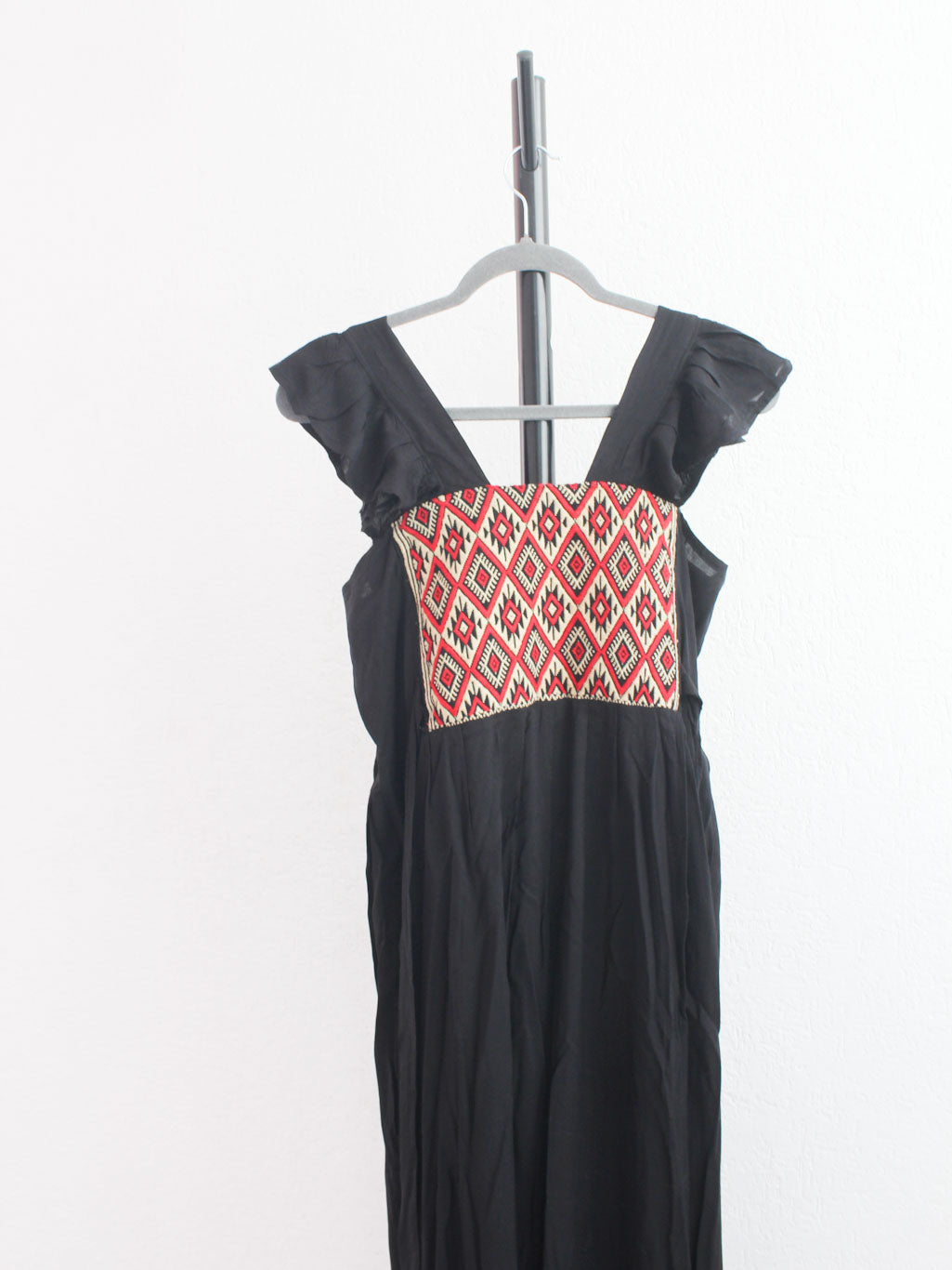 Vestido Abierto Telar Negro Rojo Beige