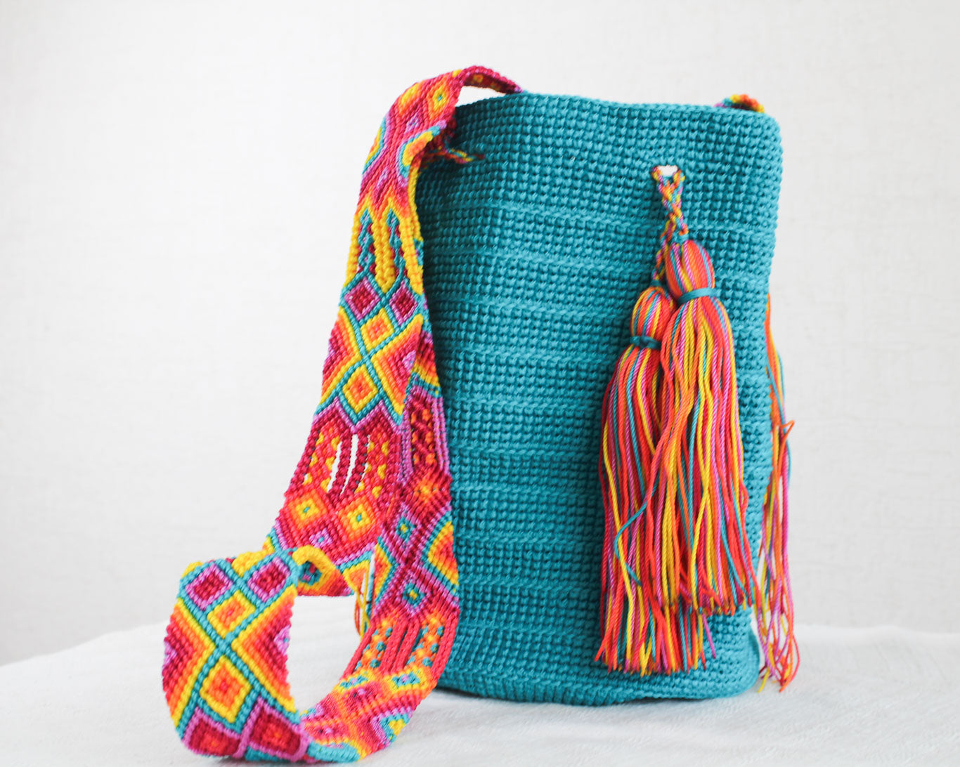 Bolso Morral Turquesa y cinta de colores
