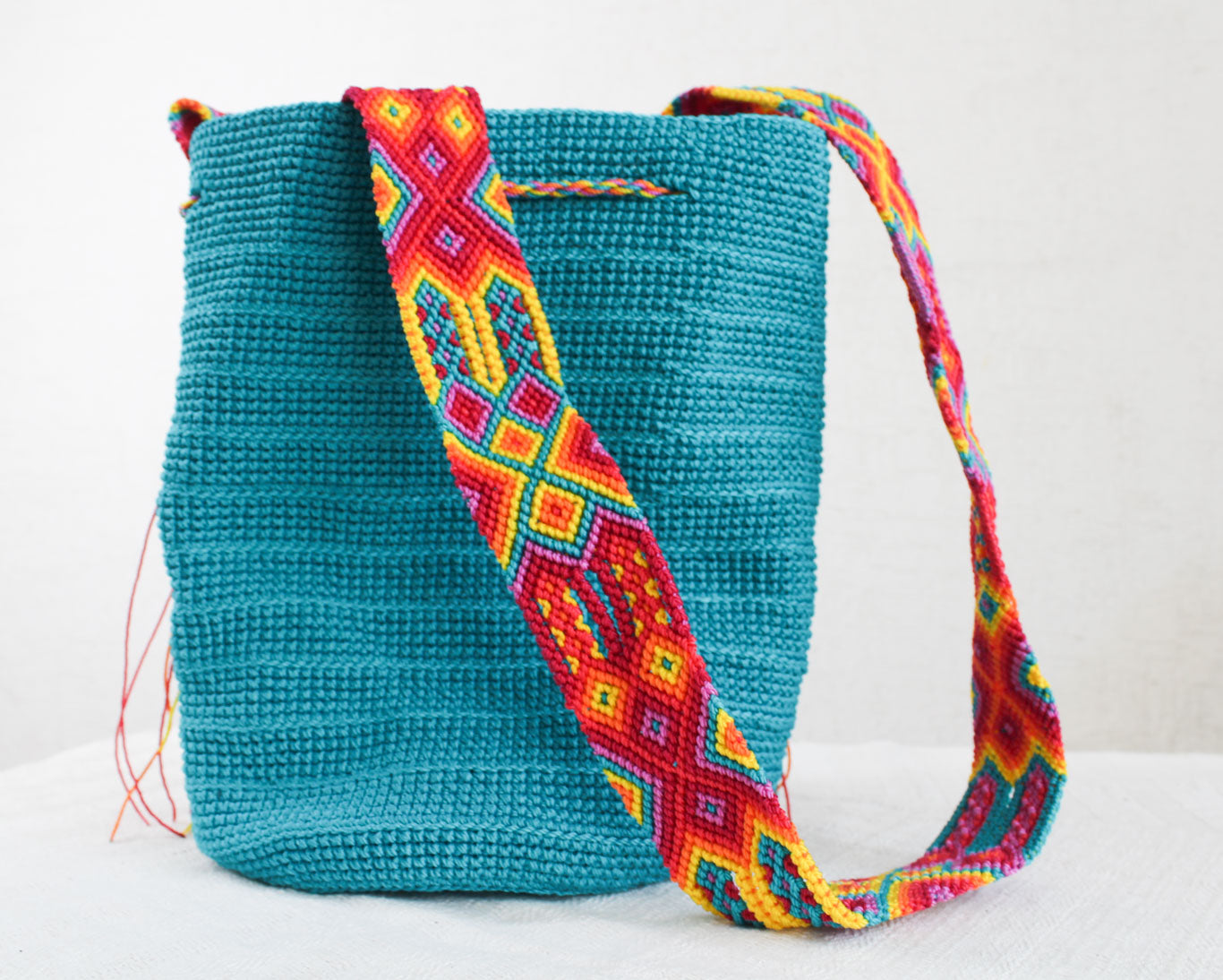 Bolso Morral Turquesa y cinta de colores